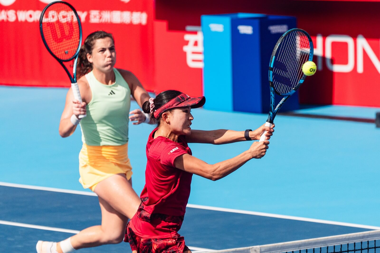 WTA「香港テニスオープン」で二宮真琴/エイケリ組が初優勝｜香港ポスト